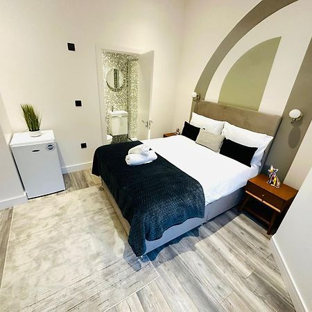 London Beautiful Suites Rooms Top Location מראה חיצוני תמונה